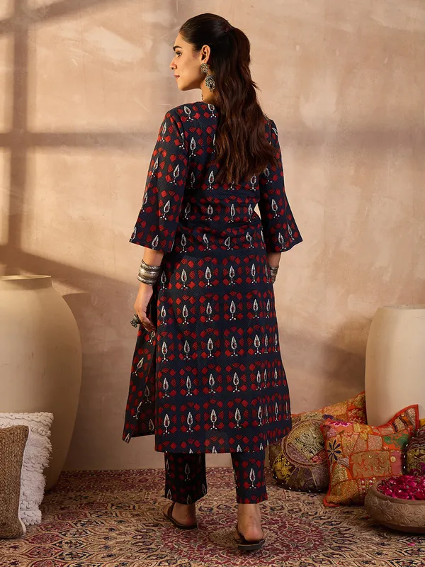 Navy_Blue_Printed_Pure_Cotton_Kurta_Trouser_Set