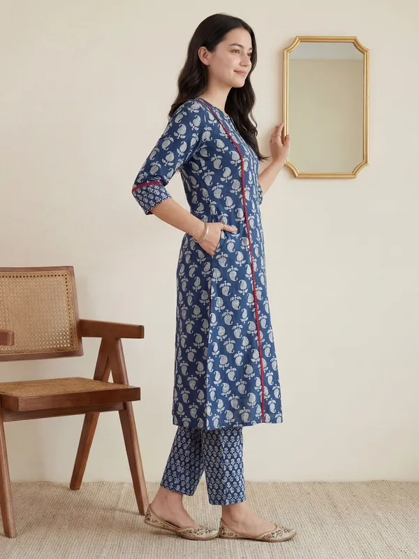 Navy_Blue_Printed_Pure_Cotton_Kurta_Trouser_Set