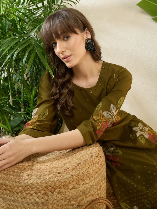 Olive_Cotton_Straight_Kurta_with_Trousers