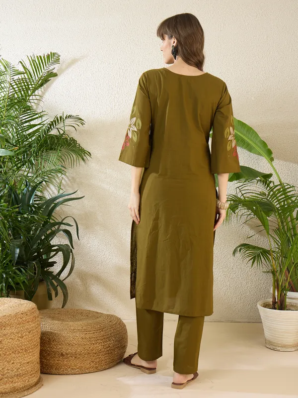 Olive_Cotton_Straight_Kurta_with_Trousers