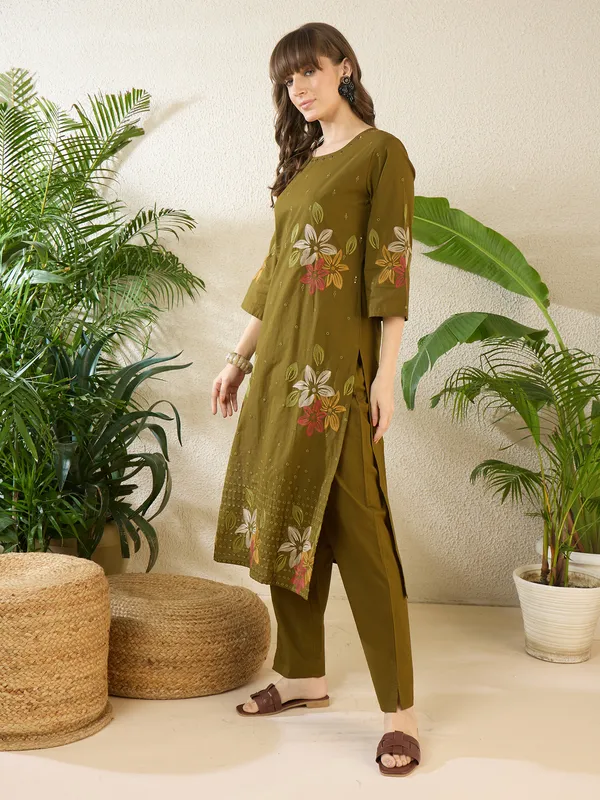 Olive_Cotton_Straight_Kurta_with_Trousers