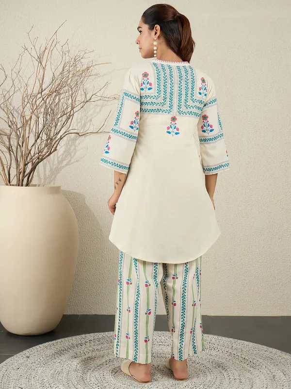 Off_White_Embroidered_Pure_Cotton_Kurta_Trouser_Set
