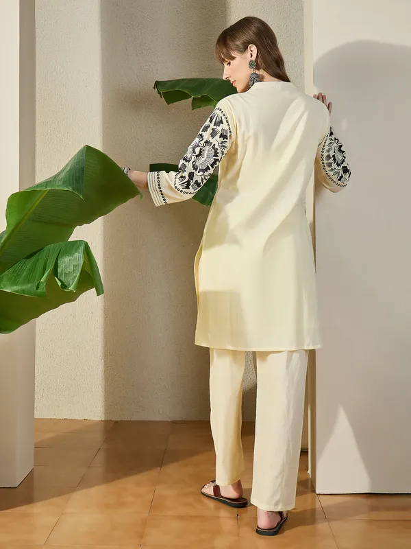 Off_White_Printed_Pure_Cotton_Kurta_Trouser_Set