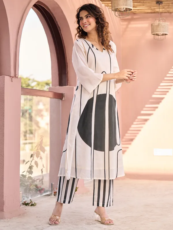 Off_White_Printed_Pure_Cotton_Kurta_Trouser_Set