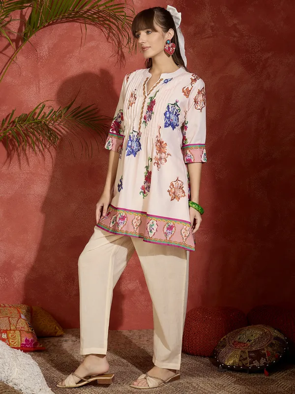 Peach_Printed_Pure_Cotton_Kurta_Trouser_Set