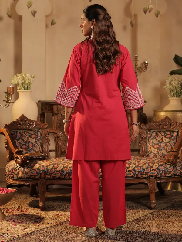 Pink_Embroidered_Pure_Cotton_Kurta_Trouser_Set