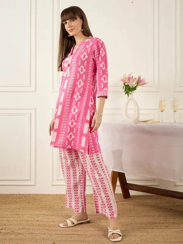 Pink_Printed_Pure_Cotton_Kurta_Trouser_Set