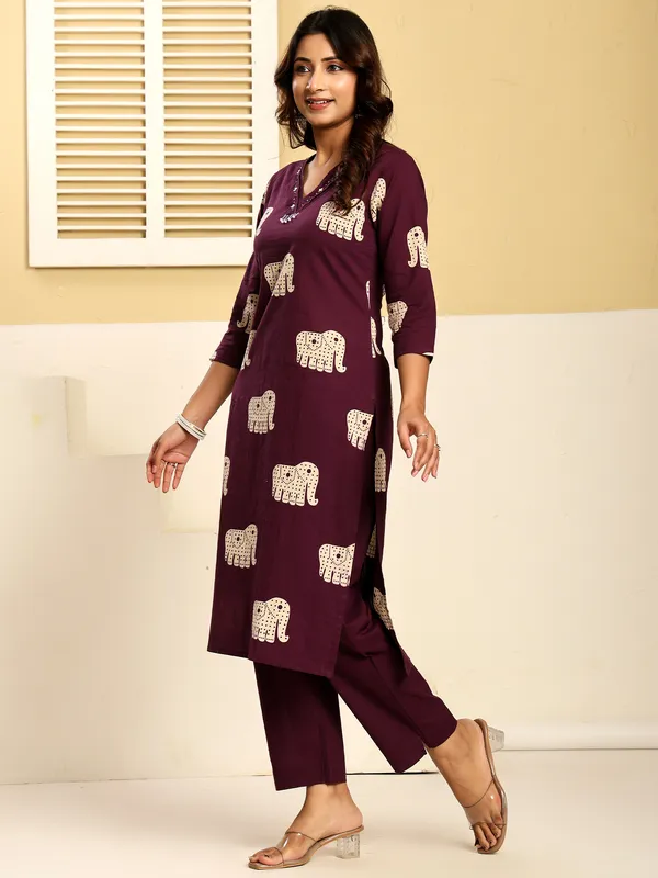 Purple_Embroidered_Pure_Cotton_Kurta_Trouser_Set