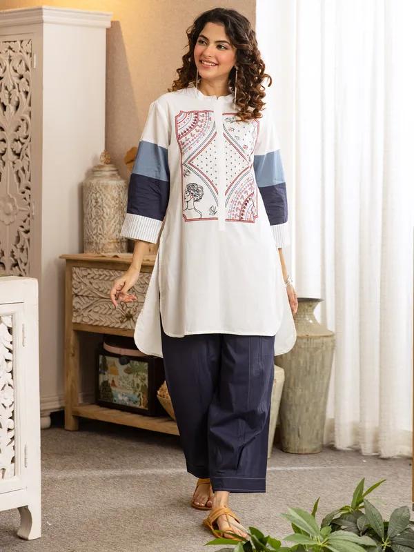 Off_White_Printed_Pure_Cotton_Kurta_Trouser_Set