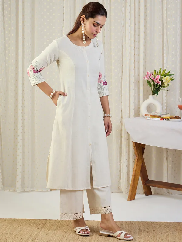 White_Cotton-Blend_A-Line_Kurta_with_Palazzos