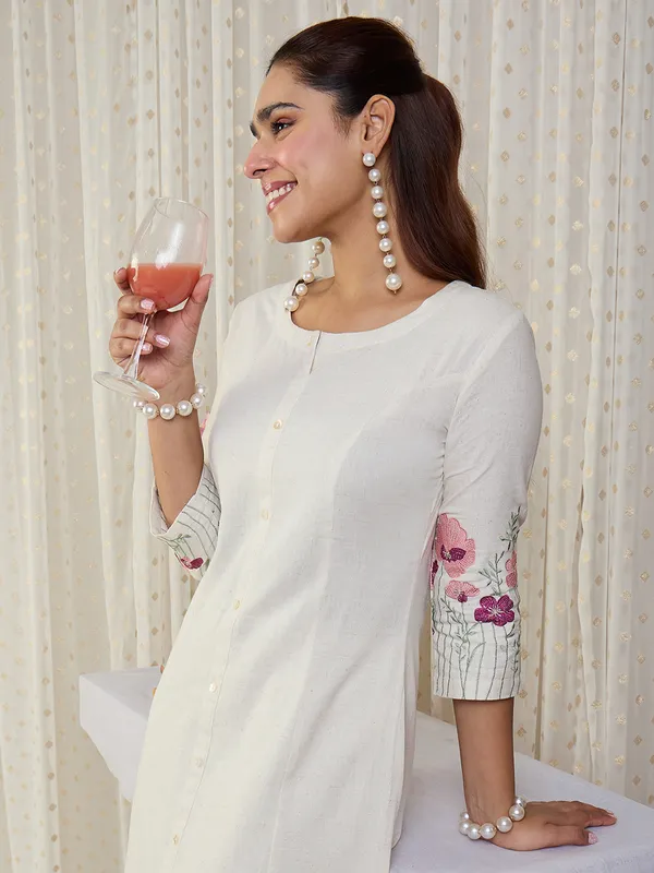White_Cotton-Blend_A-Line_Kurta_with_Palazzos