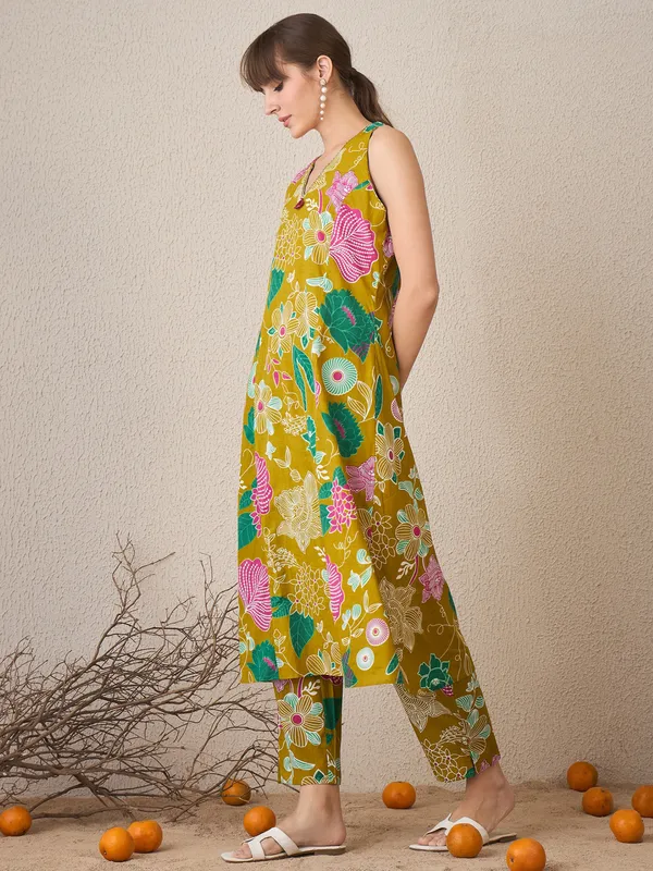 Yellow_Printed_Pure_Cotton_Kurta_Trouser_Set