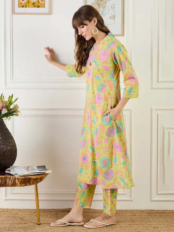 Yellow_Printed_Pure_Cotton_Kurta_Trouser_Set
