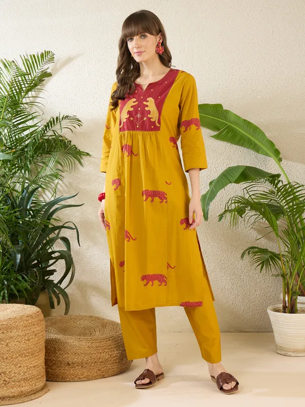 Yellow_Printed_Pure_Cotton_Kurta_Trouser_Set