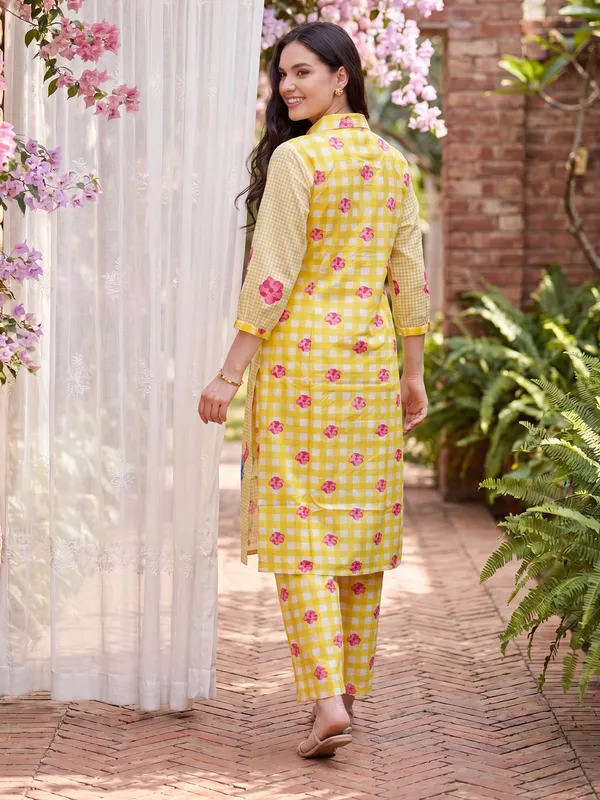 Yellow_Printed_Pure_Cotton_Kurta_Trouser_Set