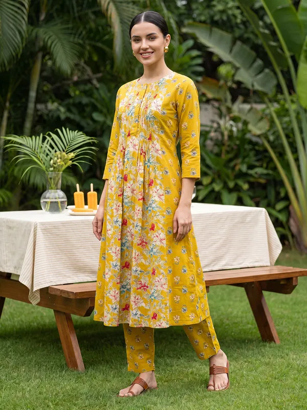 Yellow_Printed_Pure_Cotton_Kurta_Trouser_Set