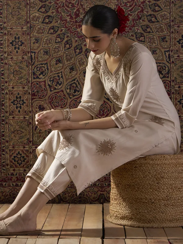 White_Embroidered_Liva_Kurta_Trouser_Set