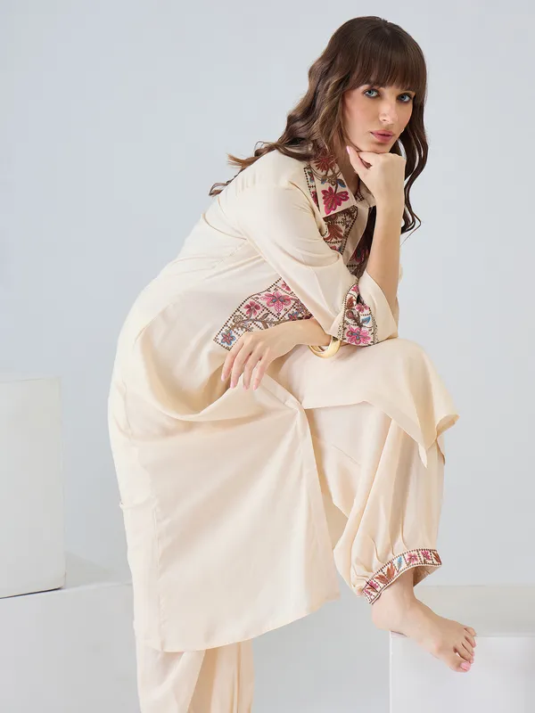 Beige_Embroidered_Viscose_Rayon_Kurta_Trouser_Set