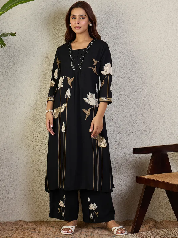 Black_Rayon_A-Line_Kurta_with_Trousers