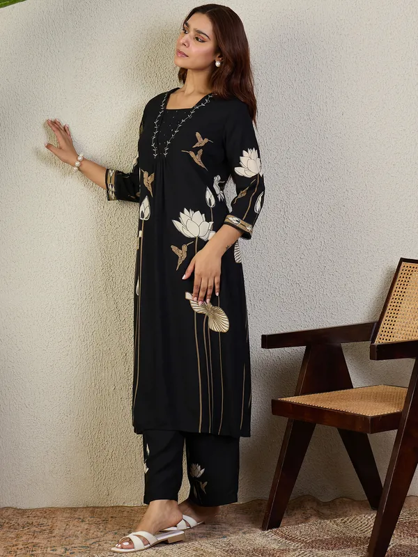 Black_Rayon_A-Line_Kurta_with_Trousers