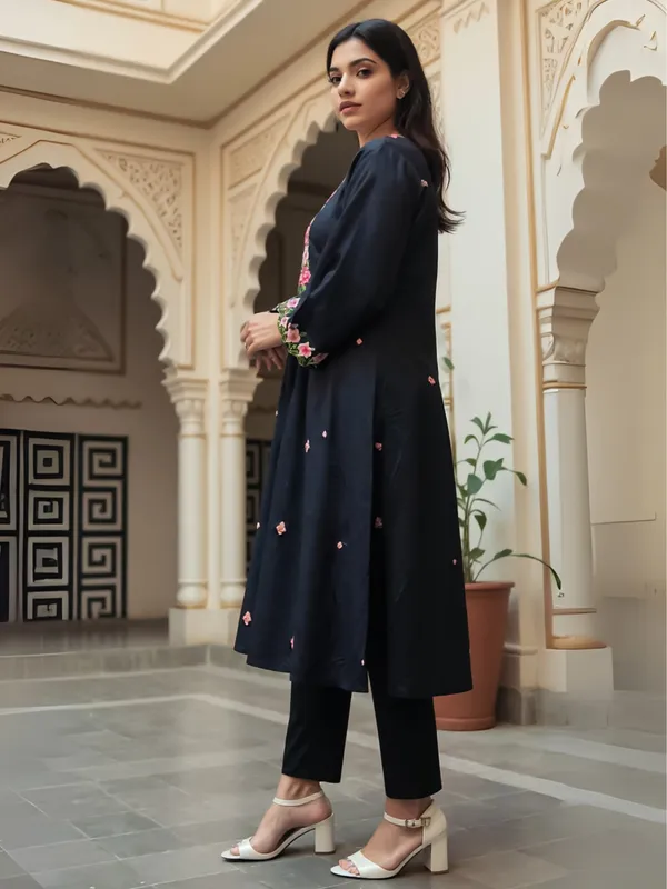 Black_Printed_Viscose_Rayon_Kurta_Trouser_Set