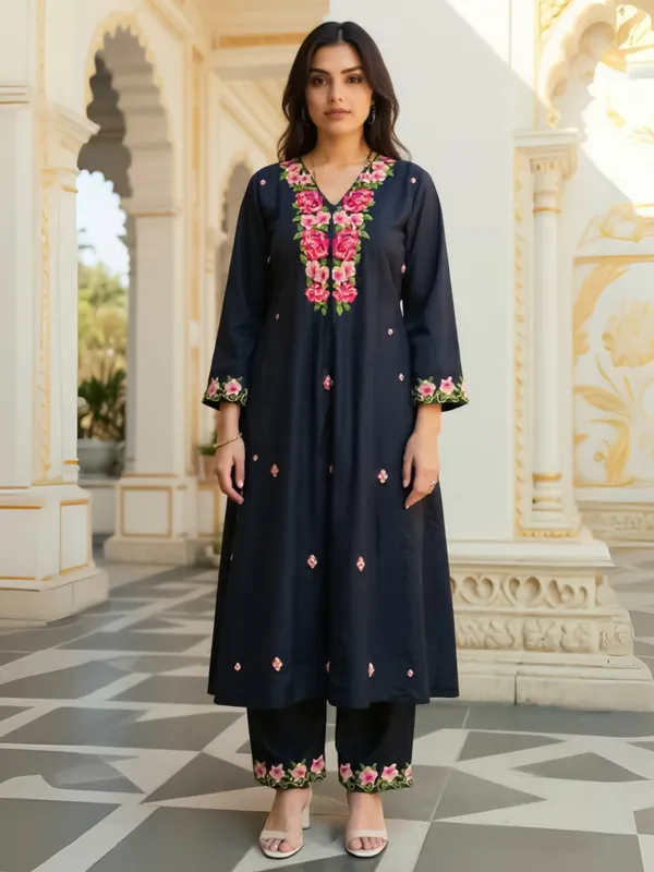 Black_Printed_Viscose_Rayon_Kurta_Trouser_Set