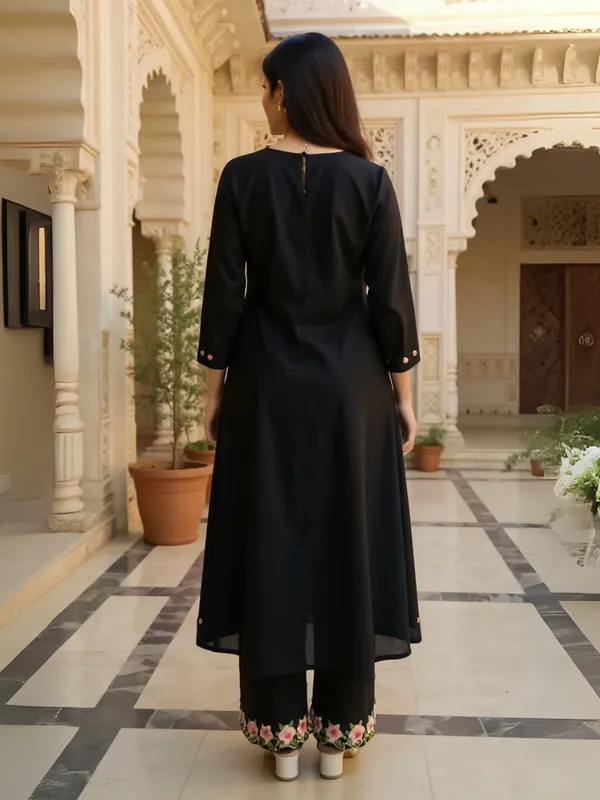 Black_Printed_Viscose_Rayon_Kurta_Trouser_Set