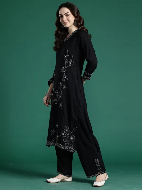 Black_Embroidered_Viscose_Rayon_Kurta_Trouser_Set
