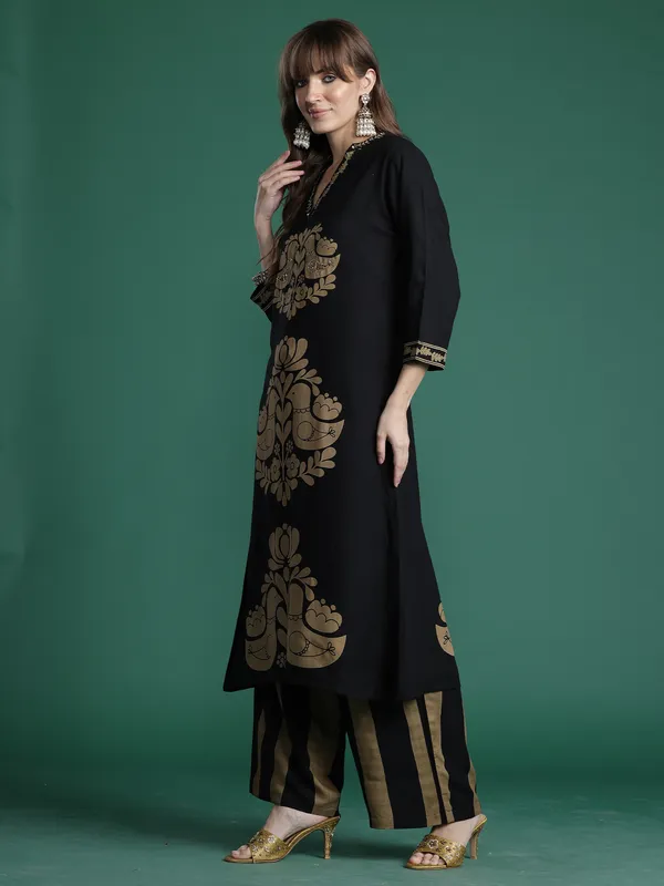 Black_Embroidered_Viscose_Rayon_Kurta_Trouser_Set