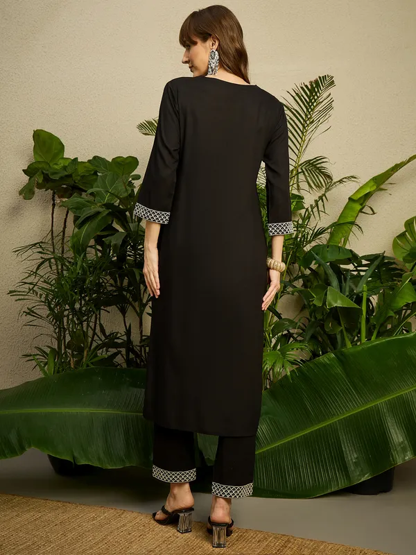 Black_Embroidered_Viscose_Rayon_Kurta_Trouser_Set