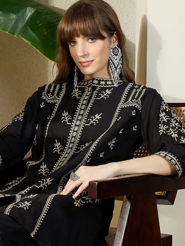 Black_Embroidered_Viscose_Rayon_Kurta_Trouser_Set