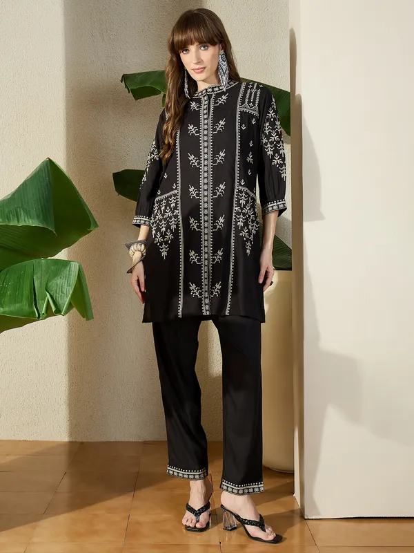 Black_Embroidered_Viscose_Rayon_Kurta_Trouser_Set