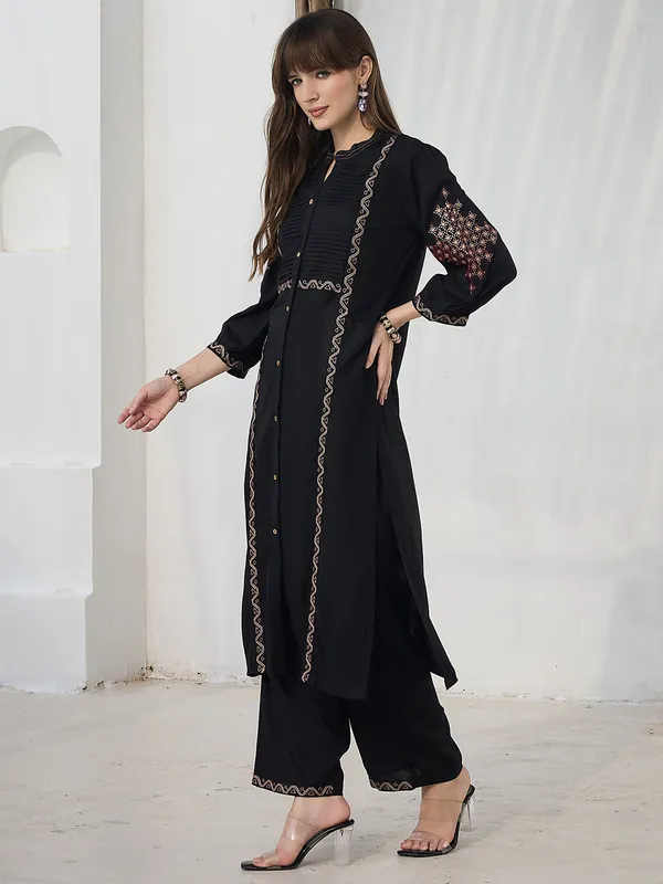 Black_Embroidered_Viscose_Rayon_Kurta_Trouser_Set