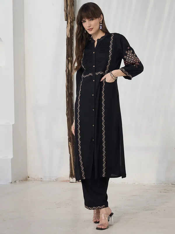 Black_Embroidered_Viscose_Rayon_Kurta_Trouser_Set