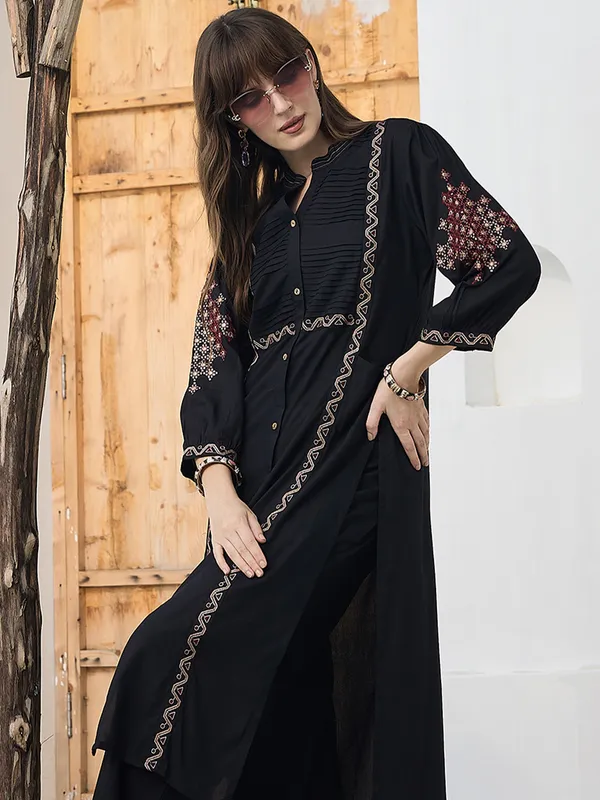 Black_Embroidered_Viscose_Rayon_Kurta_Trouser_Set