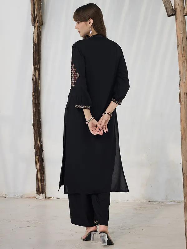 Black_Embroidered_Viscose_Rayon_Kurta_Trouser_Set