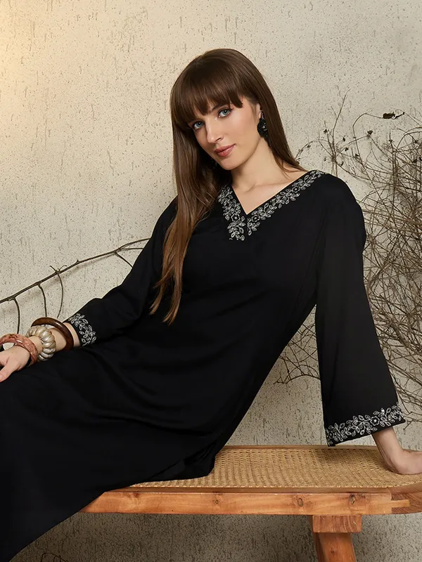 Black_Embroidered_Viscose_Rayon_Kurta_Trouser_Set