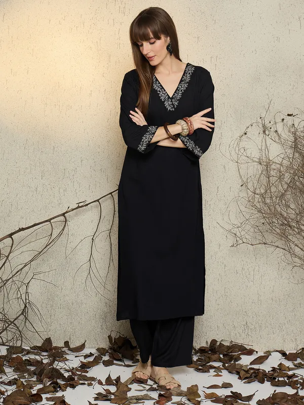 Black_Embroidered_Viscose_Rayon_Kurta_Trouser_Set