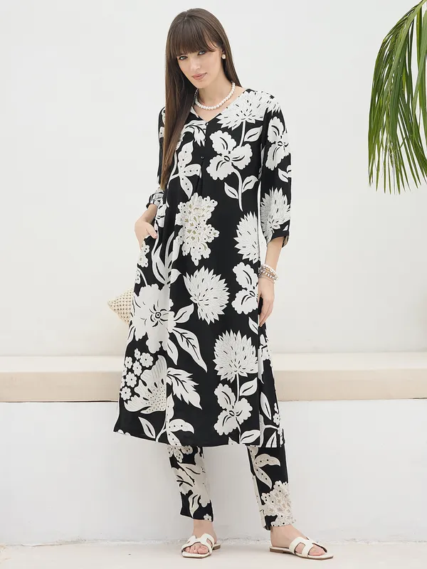 Black_Printed_Viscose_Rayon_Kurta_Trouser_Set