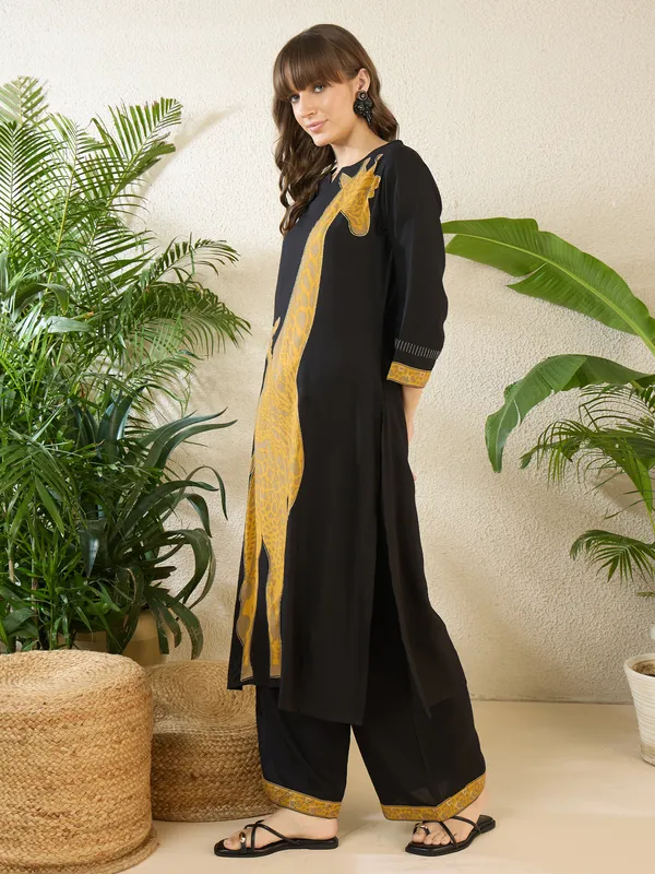 Black_Printed_Viscose_Rayon_Kurta_Trouser_Set