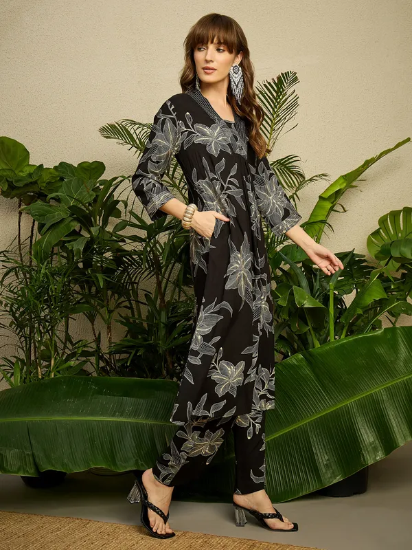 Black_Printed_Viscose_Rayon_Kurta_Trouser_Set