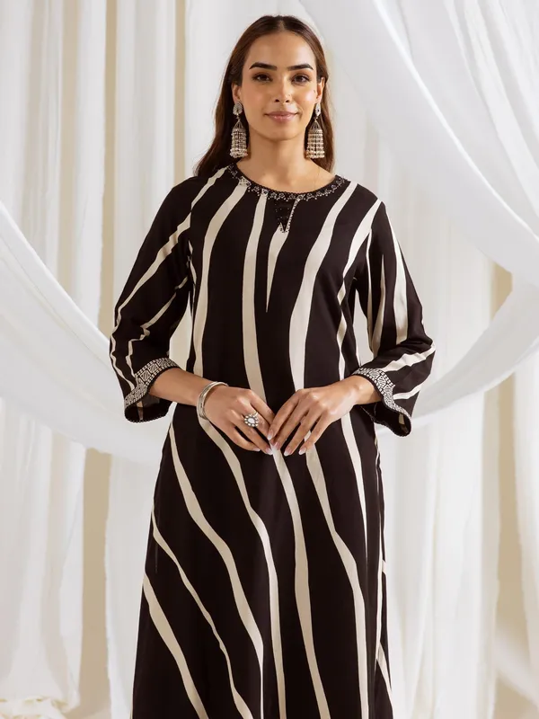 Black_Printed_Viscose_Rayon_Kurta_Trouser_Set