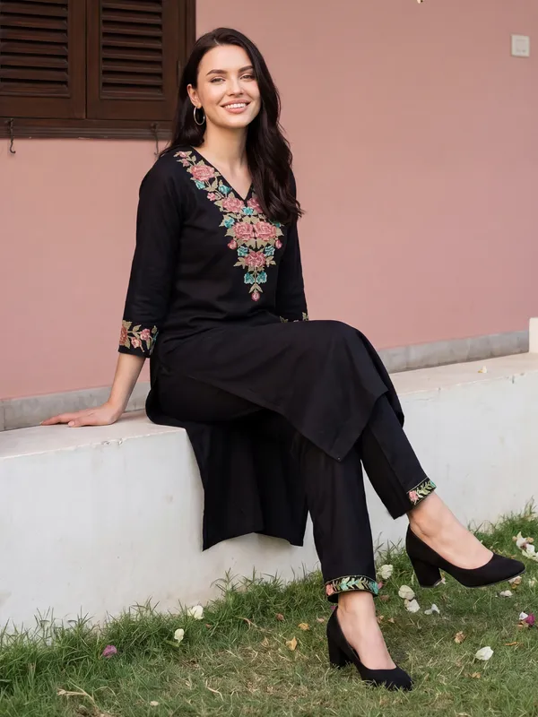 Black_Embroidered_Viscose_Rayon_Kurta_Trouser_Set