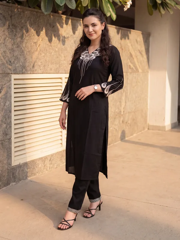 Black_Embroidered_Viscose_Rayon_Kurta_Trouser_Set