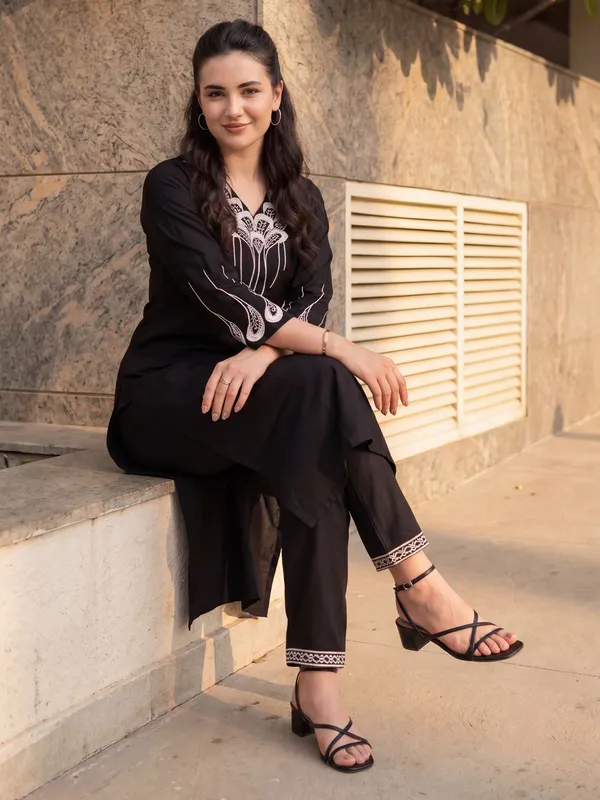 Black_Embroidered_Viscose_Rayon_Kurta_Trouser_Set