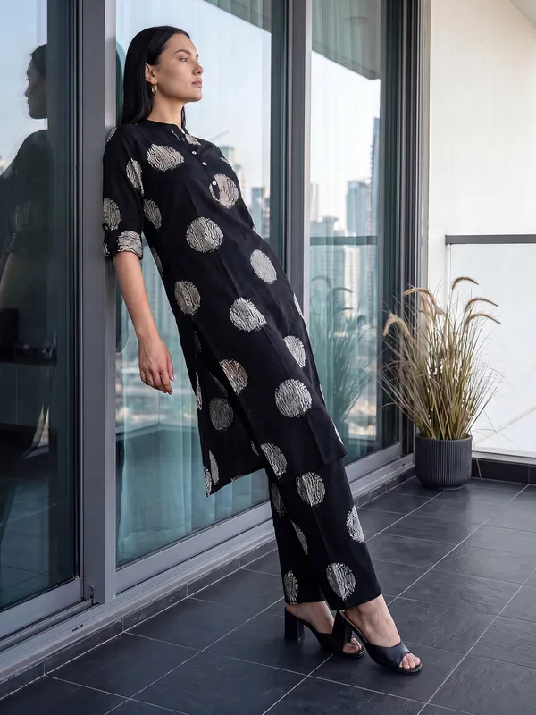 Black_Printed_Viscose_Rayon_Kurta_Trouser_Set