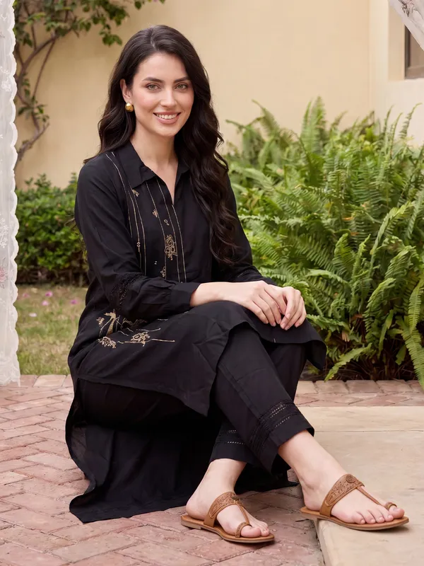 Black_Embroidered_Viscose_Rayon_Kurta_Trouser_Set