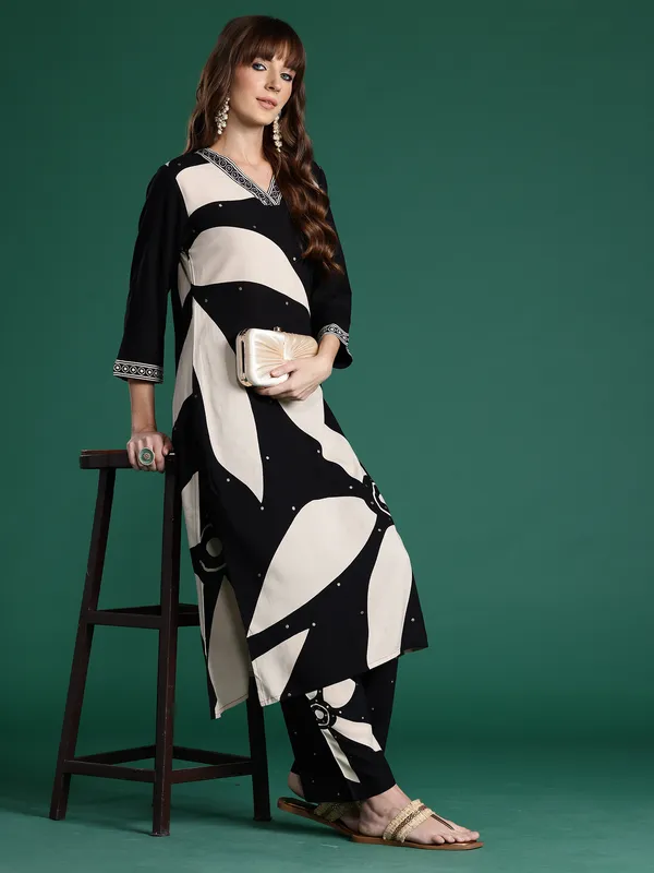 Black_Printed_Viscose_Rayon_Kurta_Trouser_Set