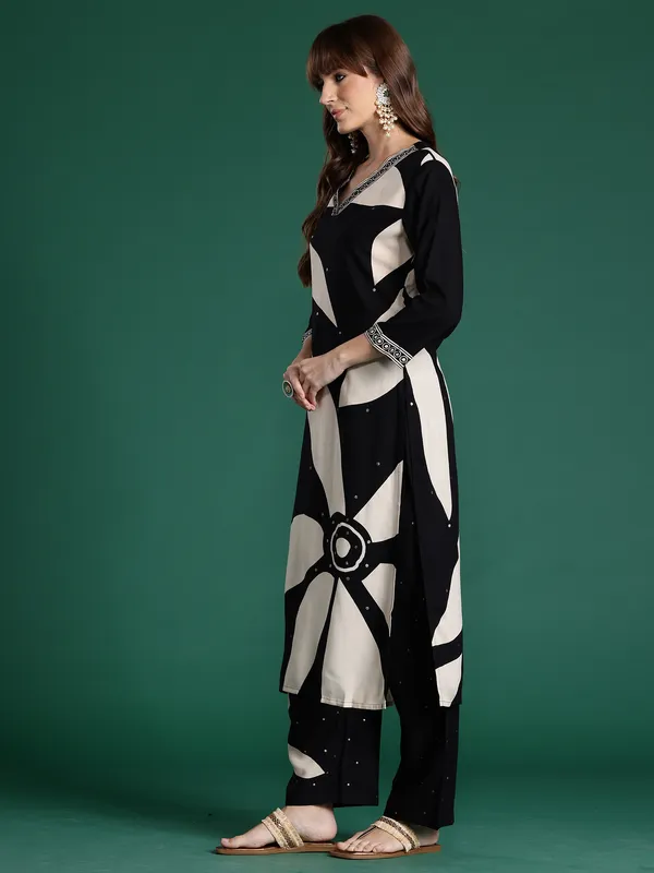 Black_Printed_Viscose_Rayon_Kurta_Trouser_Set