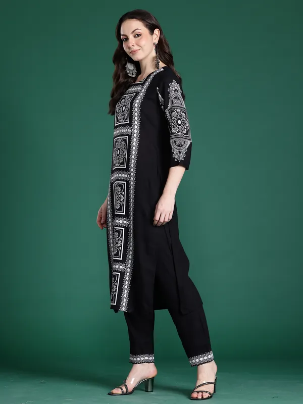 Black_Printed_Viscose_Rayon_Kurta_Trouser_Set